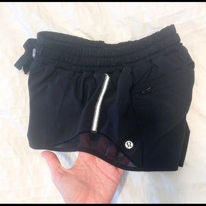 Lululemon Hotty Hot shorts black size 4